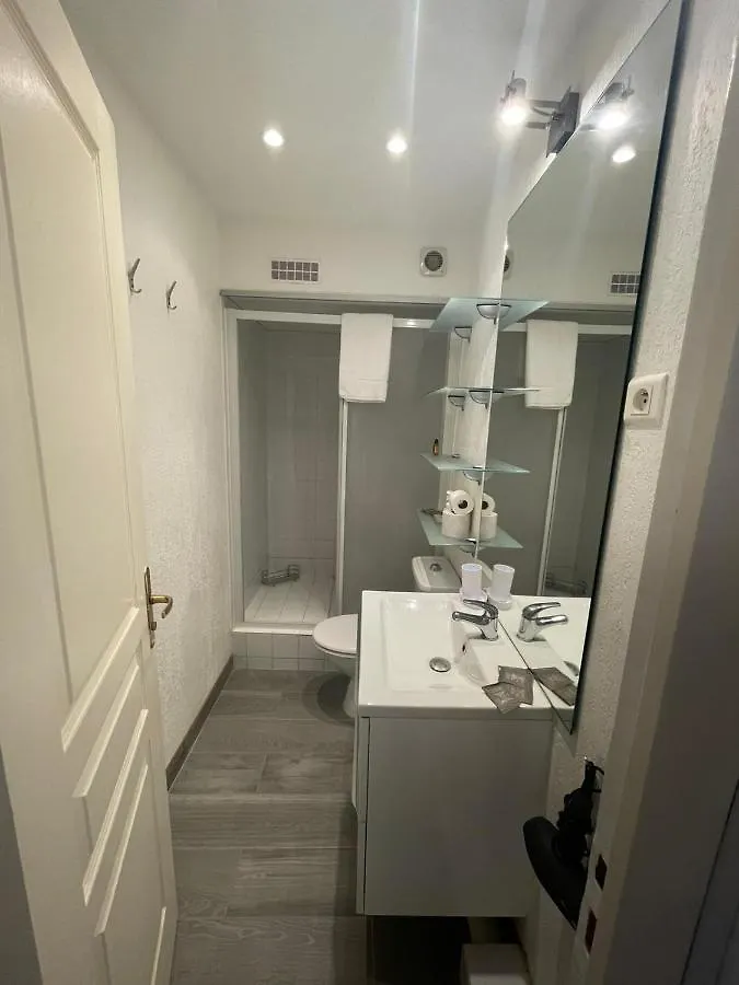 Appartement 1 chambre, zone semi piétonne -Tol- Cannes 0*,  Francia